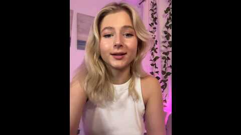 Media: lunarase Stripchat 2023-09-30 14:18:00