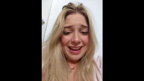 Media: cherryauroraa Stripchat 2023-10-01 20:00:00
