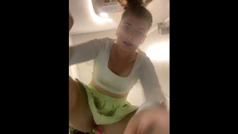 Media: holy_tereza Stripchat 2023-10-01 14:49:00