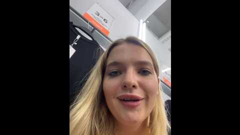 Media: legally_blonde Stripchat 2023-10-01 09:27:00