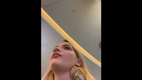 Media: legally_blonde Stripchat 2023-10-01 11:00:00