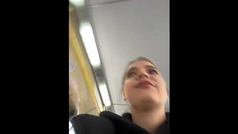 Media: legally_blonde Stripchat 2023-10-01 12:26:00