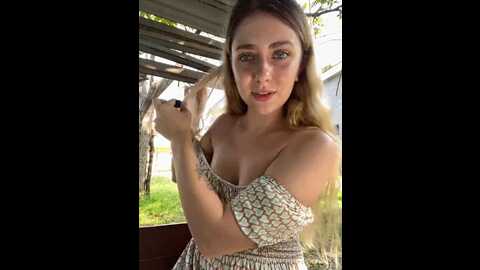 Media: mariid Stripchat 2023-10-01 07:32:00