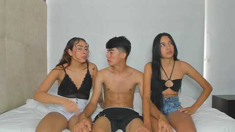 Media: girlswetroom Stripchat 2023-10-02 16:58:00
