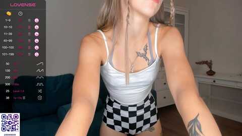 hilarybooth @ stripchat on 20231002