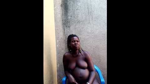 Media: holygrail001 Stripchat 2023-10-02 13:07:00