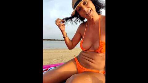 Media: therealbeverlycious Stripchat 2023-10-02 18:42:00