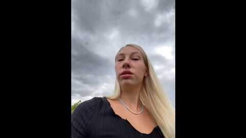 Media: luisabecker Stripchat 2023-10-03 11:48:00