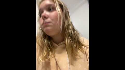 Media: sofiaadams Stripchat 2023-10-03 06:36:00