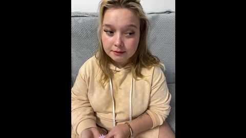 Media: sofiaadams Stripchat 2023-10-03 07:00:00