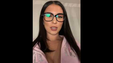 Media: yasmine_khalifa Stripchat 2023-10-04 01:52:00