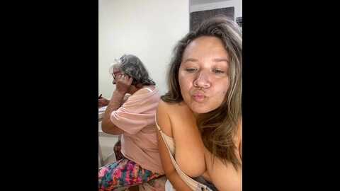 Media: kandalove Stripchat 2023-10-05 14:58:00