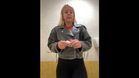 likacat @ stripchat on 20231005