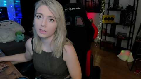 Media: lisaonthemoon Stripchat 2023-10-05 17:52:00