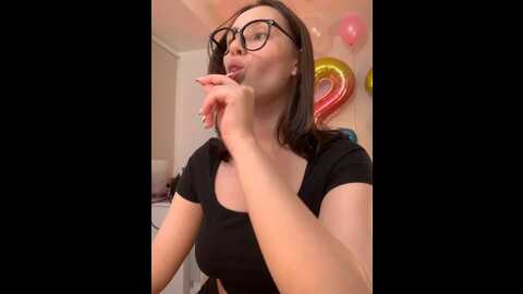 Media: radiants_two Stripchat 2023-10-05 19:34:00
