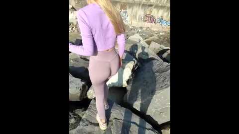 Media: two_hot_cats_love Stripchat 2023-10-05 12:40:00