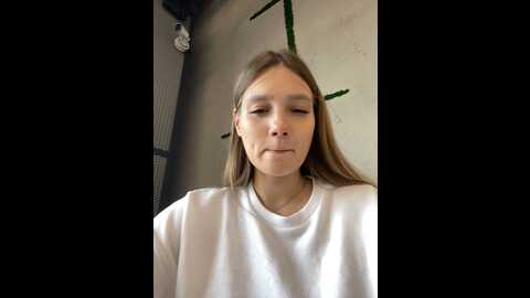 Media: wow_dream Stripchat 2023-10-05 13:19:00