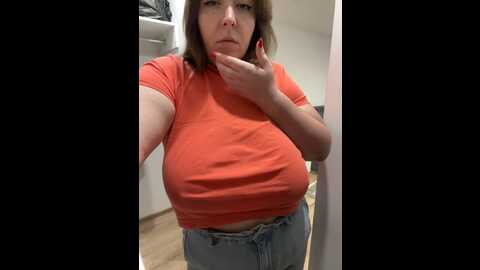 Media: _wonder_woman Stripchat 2023-10-06 19:43:00