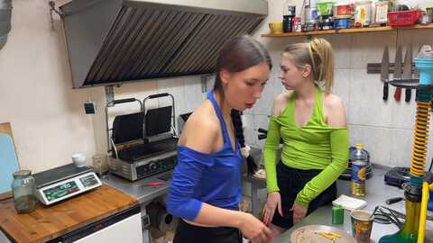 Media: dirtypub Stripchat 2023-10-06 15:34:00