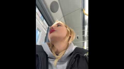 Media: legally_blonde Stripchat 2023-10-06 09:29:00