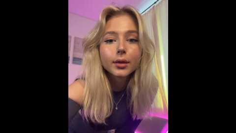 Media: lunarase Stripchat 2023-10-06 11:01:00