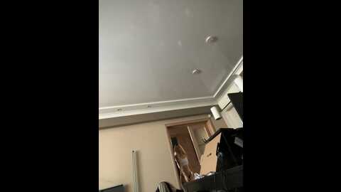 Media: charming_ritta Stripchat 2023-10-07 06:34:00