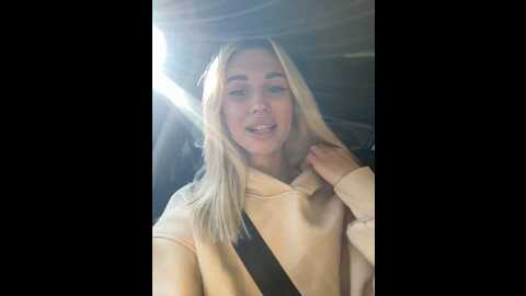 Media: charming_ritta Stripchat 2023-10-07 06:57:00