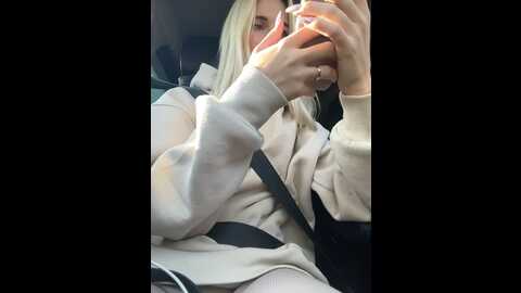 Media: charming_ritta Stripchat 2023-10-07 07:06:00