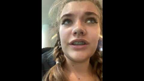 Media: holy_tereza Stripchat 2023-10-07 09:54:00