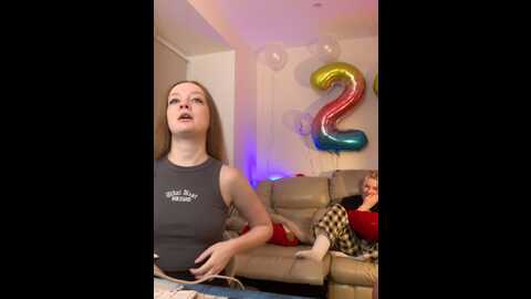 Media: radiants_two Stripchat 2023-10-07 02:16:00
