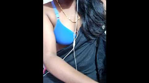 Media: tamil_moni43 Stripchat 2023-10-07 01:57:00