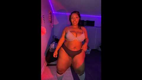 trixxiegun @ stripchat on 20231007
