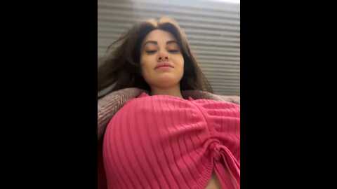 Media: wet__bunny Stripchat 2023-10-07 09:40:00