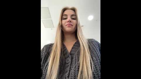 Media: euphooria Stripchat 2023-10-08 04:16:00