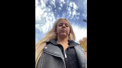 Media: likacat Stripchat 2023-10-08 07:18:00