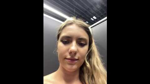 Media: mariid Stripchat 2023-10-08 11:53:00