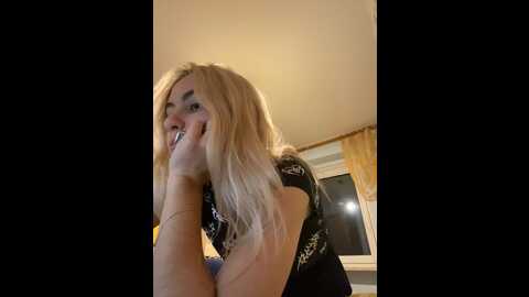 Media: misa_akerman Stripchat 2023-10-08 17:41:00