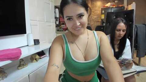 Media: sara_fun Stripchat 2023-10-08 04:36:00