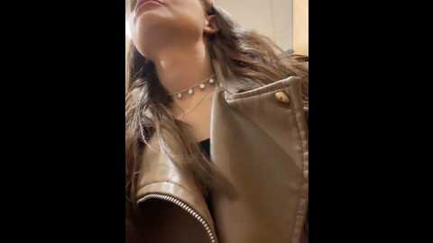 Media: angelinateller Stripchat 2023-10-09 06:33:00