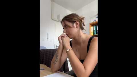 Media: hii_lolla Stripchat 2023-10-09 10:53:00