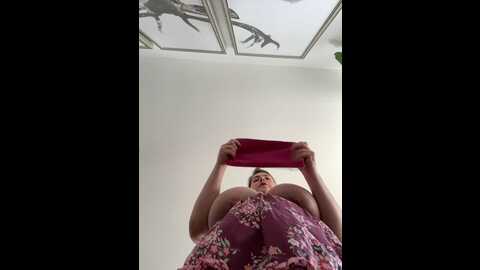 Media: violetaurora95 Stripchat 2023-10-09 20:05:00
