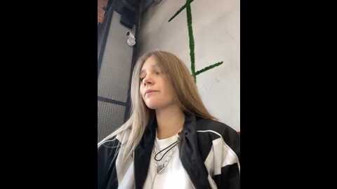 Media: wow_dream Stripchat 2023-10-09 13:08:00