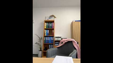 Media: hii_lolla Stripchat 2023-10-10 06:24:00