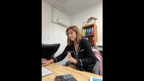 Media: hii_lolla Stripchat 2023-10-10 10:07:00