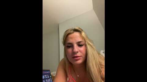 Media: sexywillowuk Stripchat 2023-10-10 22:51:00