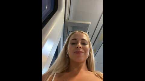 Media: streetdoll Stripchat 2023-10-10 18:12:00