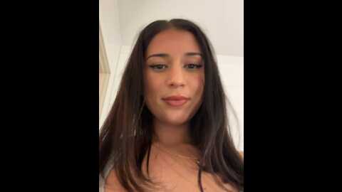 Media: yasmine_khalifa Stripchat 2023-10-10 22:33:00