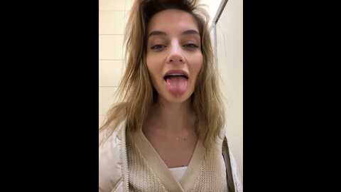 Media: _angelari_ Stripchat 2023-10-11 12:04:00
