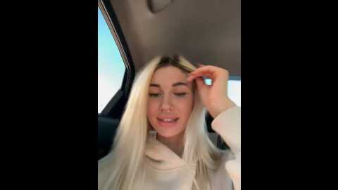 Media: charming_ritta Stripchat 2023-10-11 05:17:00