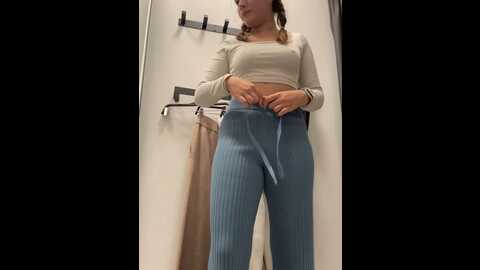 Media: holy_tereza Stripchat 2023-10-11 12:49:00